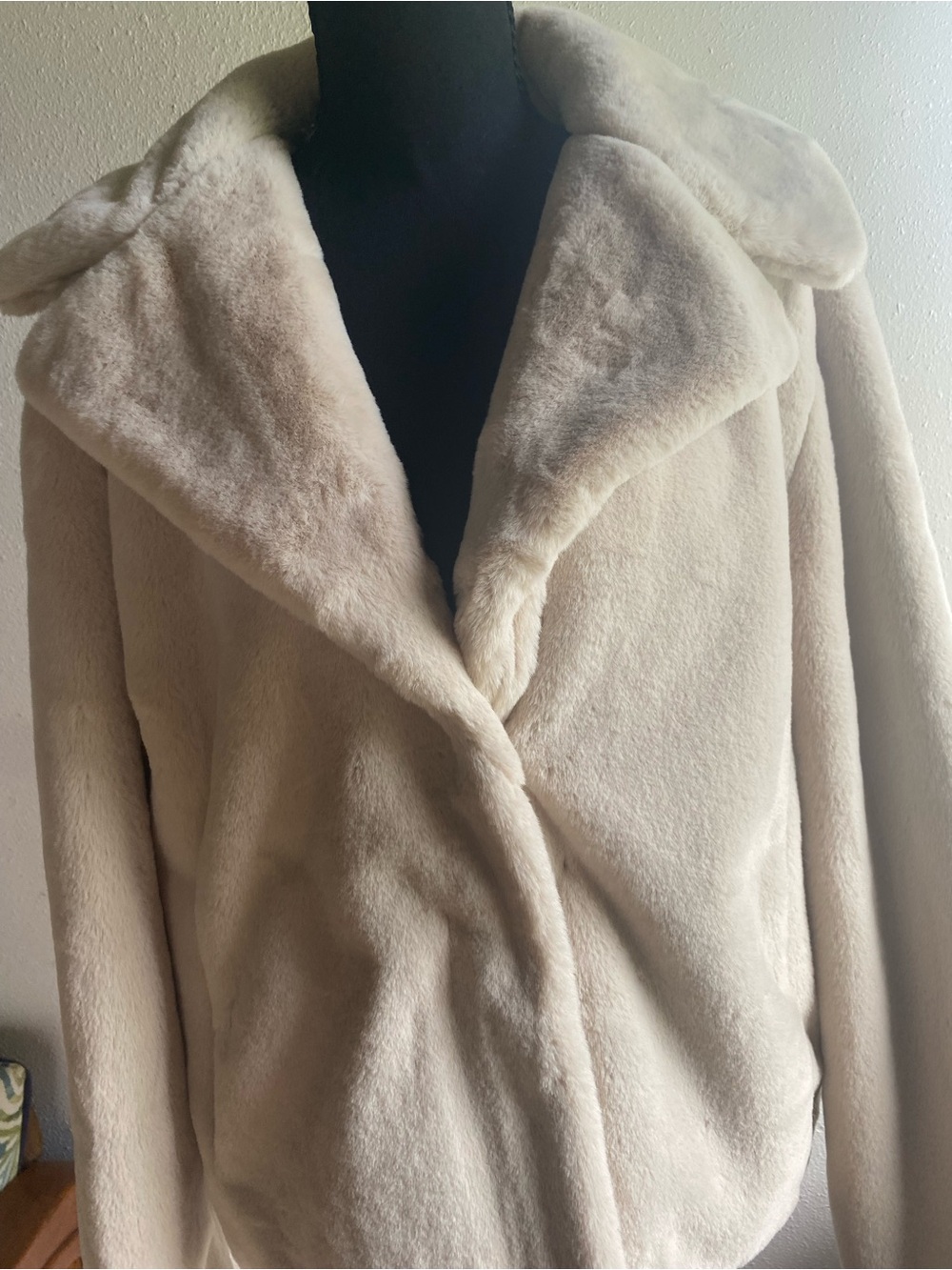 Marc New York Cream Faux Fur Cropped Jacket Teddy Coat